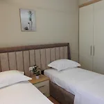 Center Deluxe Durrës
