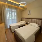 Center Deluxe Durrës