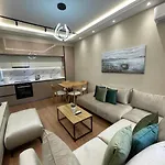 Center Deluxe * Durrës