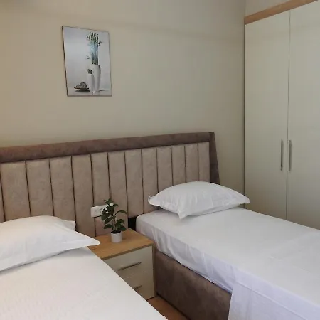Center Deluxe Durrës