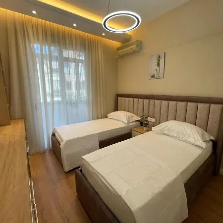 Center Deluxe Durrës